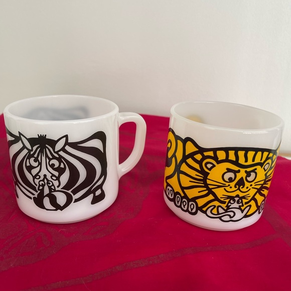 Federal Other - Set of 2 vintage Federal Milk glass coffee mug zebra and lion